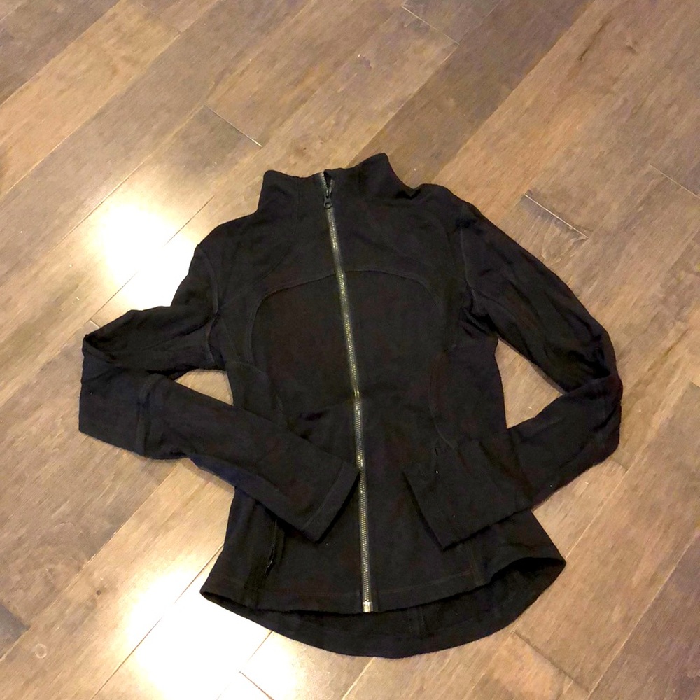 Classic black lulu zip